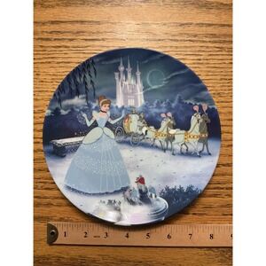 Disney Knowles Cinderella First Plate Treasured Moments Collection 5346F 8.5"